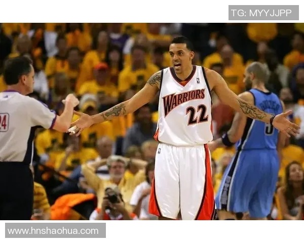 哈里森巴恩斯在NBA赛场上的成长与挑战之路探讨 哈里森巴恩斯在NBA赛场上的成长与挑战之路探讨